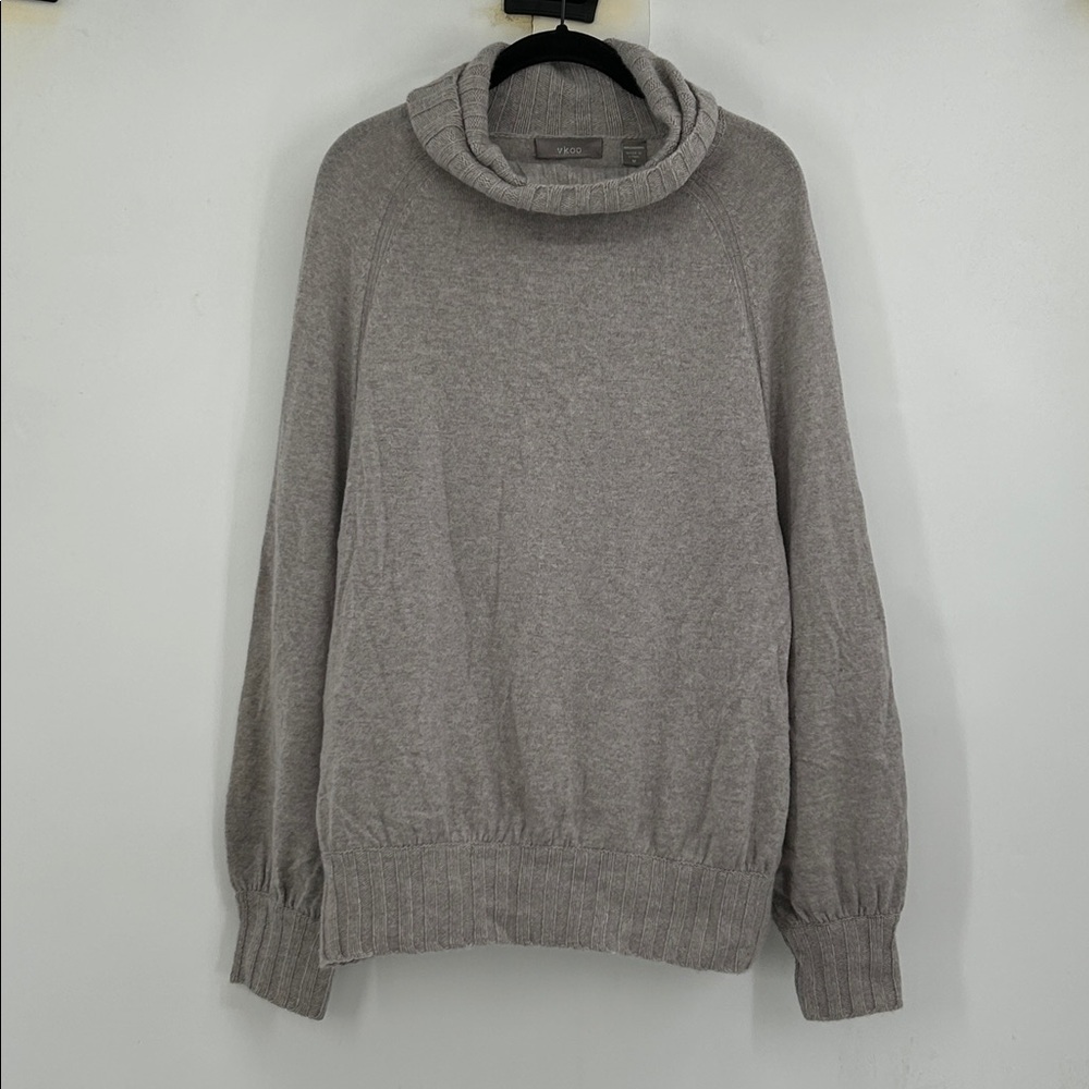 VKOO light grey turtleneck cashmere sweater Size Medium